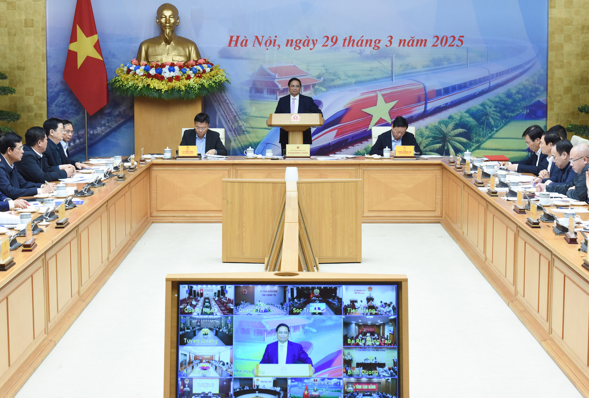 Quang cảnh cuộc họp.