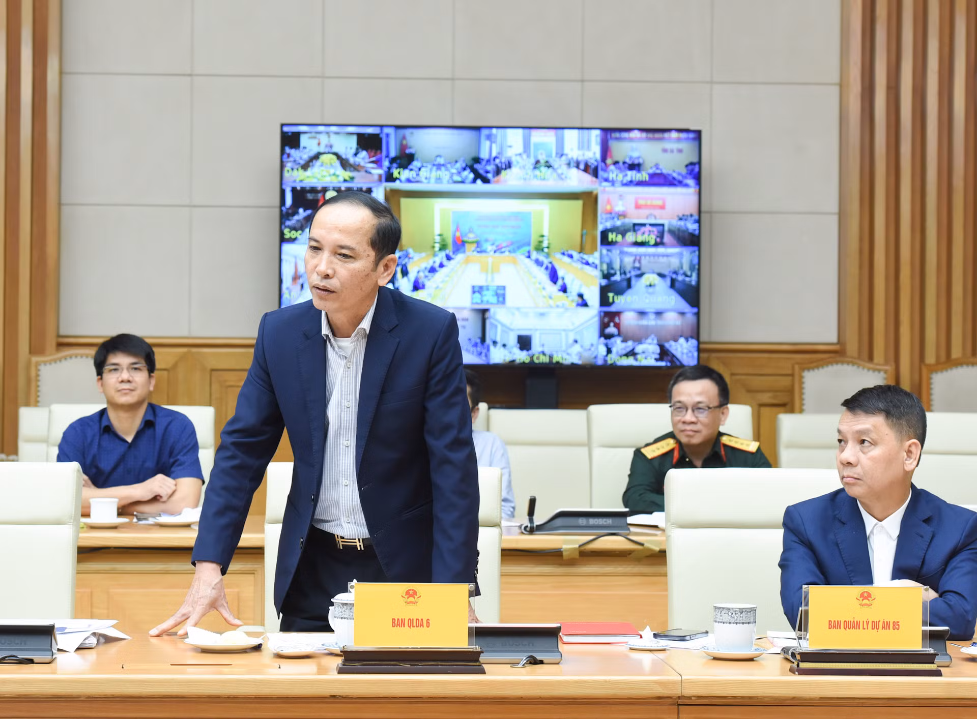 Đại diện lãnh đạo Ban quản lý Dự án 6 phát biểu.