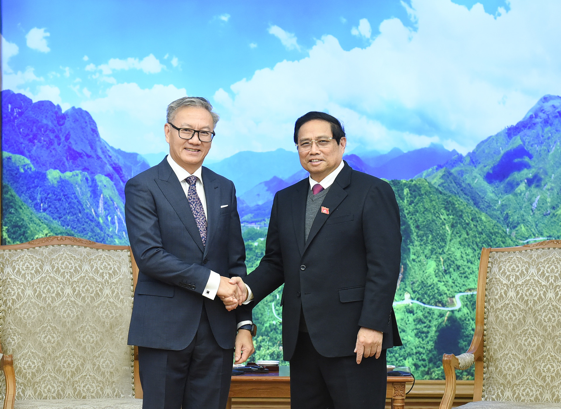 Thủ tướng Phạm Minh Chính và Bộ trưởng Ngoại giao Lào Thongsavanh Phomvihane. Thủ tướng Phạm Minh Chính và Bộ trưởng Ngoại giao Lào Thongsavanh Phomvihane.