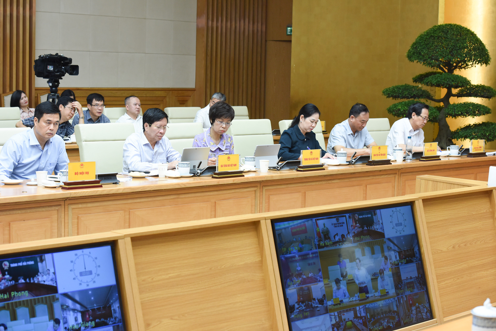 [Ảnh] Thủ tướng Phạm Minh Chính chủ trì phiên họp lần thứ tư Ban Chỉ đạo xóa nhà tạm, nhà dột nát ảnh 2