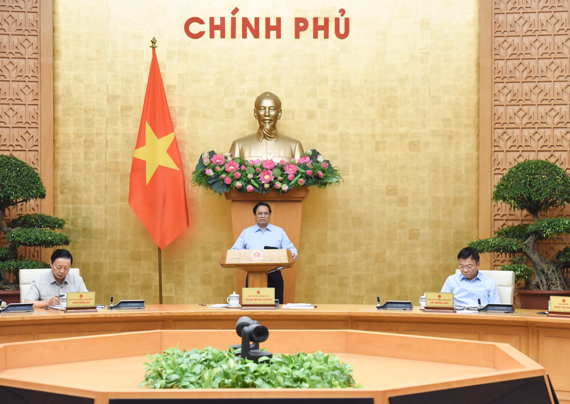 Thủ tướng Phạm Minh Chính chủ trì Phiên họp Chính phủ chuyên đề pháp luật.