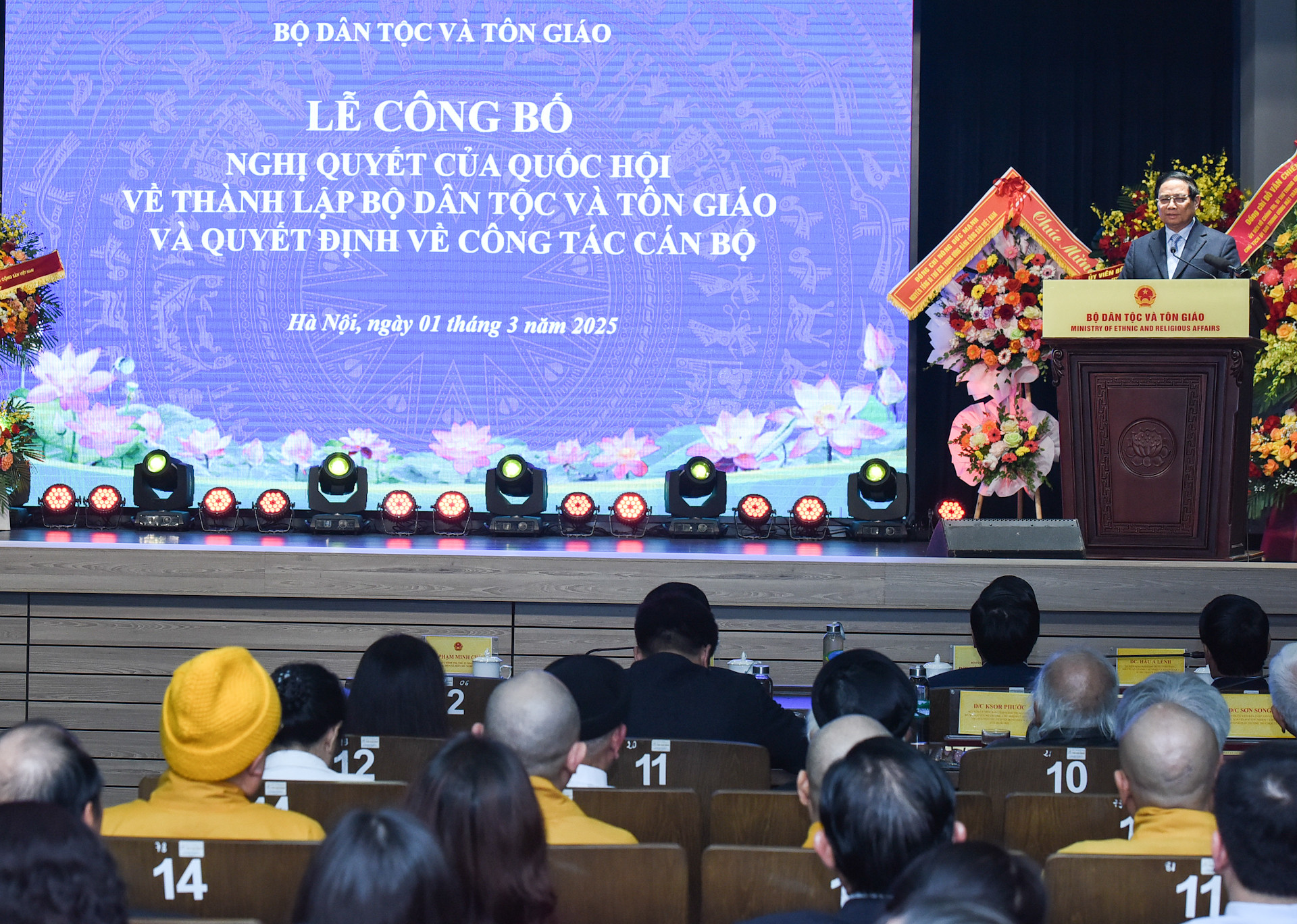 Quang cảnh buổi lễ. Quang cảnh buổi lễ.