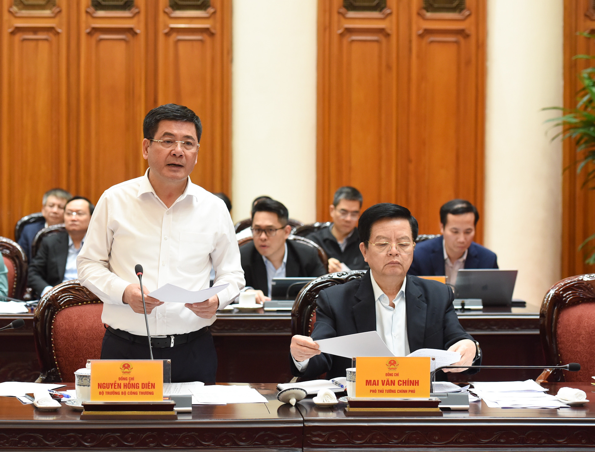 Bộ trưởng Công thương Nguyễn Hồng Diên phát biểu.