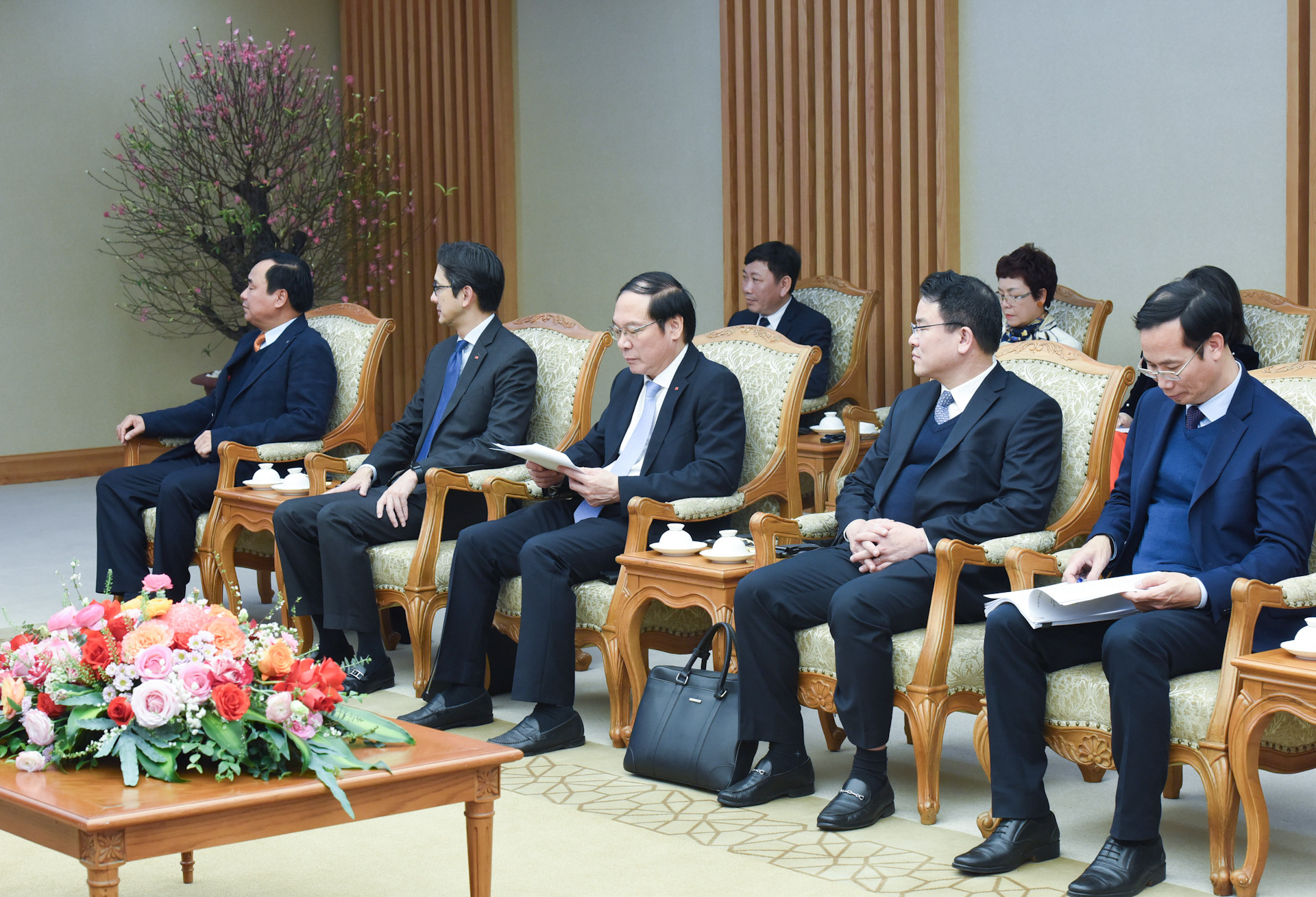 Đại diện lãnh đạo các bộ, ban, ngành của Chính phủ Việt Nam tham dự buổi tiếp ông Khuất Đông Ngọc, Tổng Giám đốc Tổ chức Nông nghiệp và Lương thực Liên hợp quốc (FAO). Đại diện lãnh đạo các bộ, ban, ngành của Chính phủ Việt Nam tham dự buổi tiếp ông Khuất Đông Ngọc, Tổng Giám đốc Tổ chức Nông nghiệp và Lương thực Liên hợp quốc (FAO).