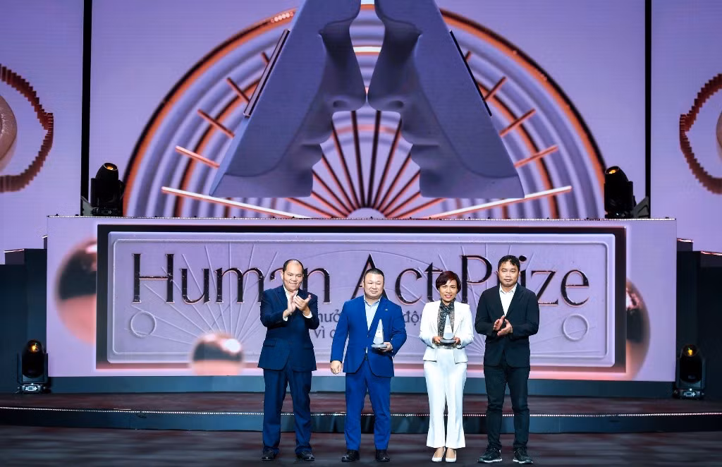 Hai dự án đạt giải bao gồm: “Nền tảng xã hội thiện nguyện” của Ngân hàng thương mại cổ phần Quân đội (MBBank) và “Siêu thị Mini Tết 0 đồng” của Công ty cổ phần Vàng bạc đá quý Phú Nhuận (PNJ).