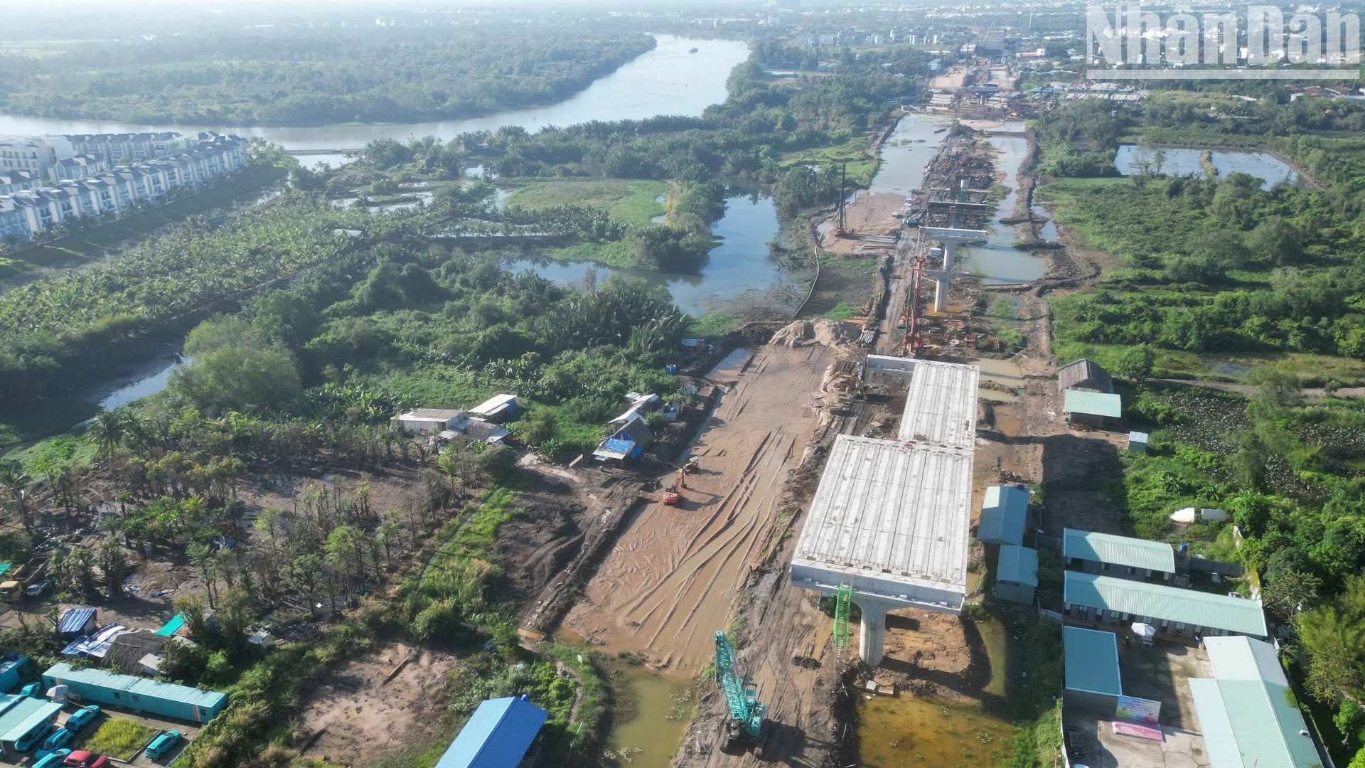 Dự án Vành đai 3 có chiều dài 76km, đi qua 4 địa phương, gồm: Thành phố Hồ Chí Minh, Bình Dương, Đồng Nai và Long An với tổng kinh phí gần 75.400 tỷ đồng. Dự án Vành đai 3 có chiều dài 76km, đi qua 4 địa phương, gồm: Thành phố Hồ Chí Minh, Bình Dương, Đồng Nai và Long An với tổng kinh phí gần 75.400 tỷ đồng.