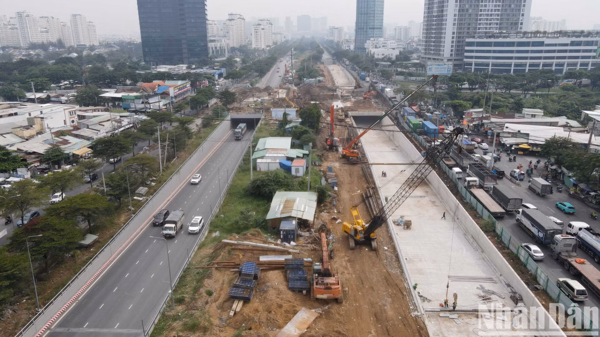 Sau khi hoàn thành, hầm chui Nguyễn Văn Linh-Nguyễn Hữu Thọ sẽ là hầm chui thứ 9 tại Thành phố Hồ Chí Minh. Các hầm hiện có là hầm chui đường Nguyễn Hữu Cảnh, hầm chui trên đường Võ Chí Công (thuộc nút giao Mỹ Thủy), hầm chui An Sương, hầm chui cầu Phạm Văn Chí, hầm chui Đại học Quốc gia Thành phố Hồ Chí Minh, hầm chui nút giao Trạm 2, hầm chui bến xe Miền Đông mới, hầm chui Trần Quốc Hoàn - Phan Thúc Duyện Sau khi hoàn thành, hầm chui Nguyễn Văn Linh-Nguyễn Hữu Thọ sẽ là hầm chui thứ 9 tại Thành phố Hồ Chí Minh. Các hầm hiện có là hầm chui đường Nguyễn Hữu Cảnh, hầm chui trên đường Võ Chí Công (thuộc nút giao Mỹ Thủy), hầm chui An Sương, hầm chui cầu Phạm Văn Chí, hầm chui Đại học Quốc gia Thành phố Hồ Chí Minh, hầm chui nút giao Trạm 2, hầm chui bến xe Miền Đông mới, hầm chui Trần Quốc Hoàn - Phan Thúc Duyện