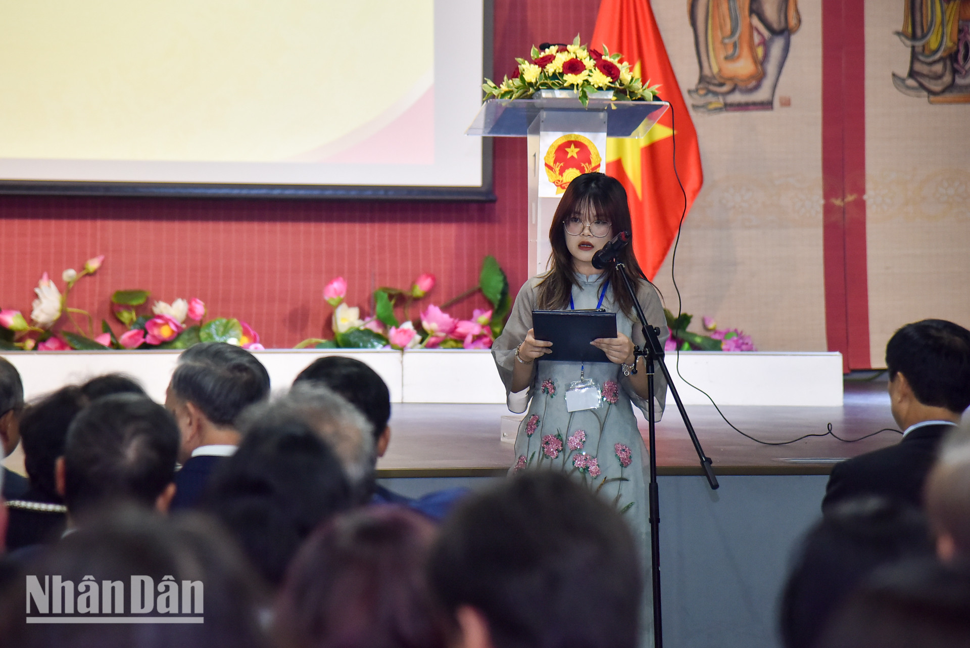 [ẢNH] Tổng Bí thư, Chủ tịch nước Tô Lâm gặp mặt bà con kiều bào tại Pháp ảnh 7