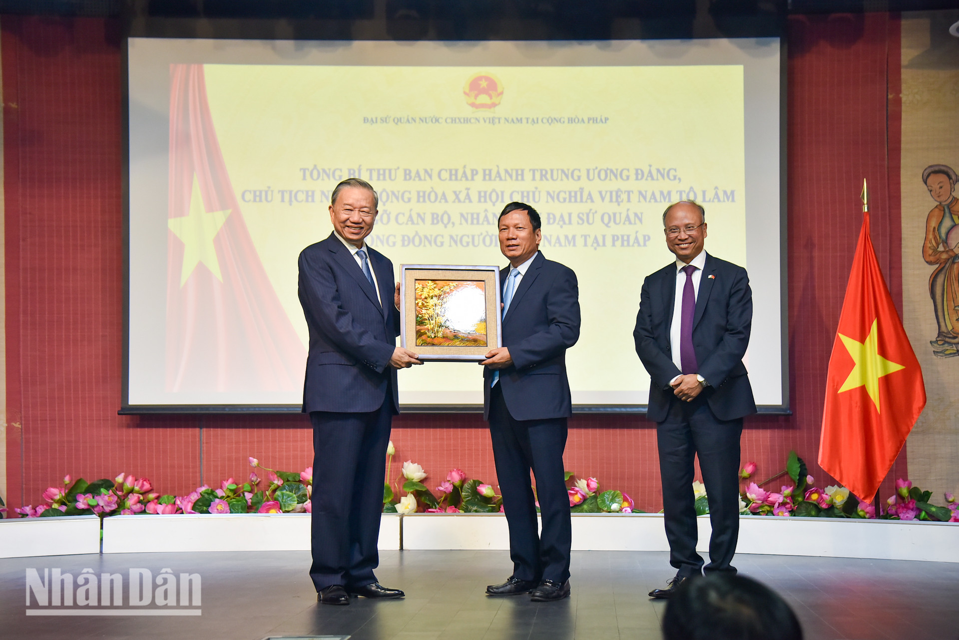 [ẢNH] Tổng Bí thư, Chủ tịch nước Tô Lâm gặp mặt bà con kiều bào tại Pháp ảnh 13