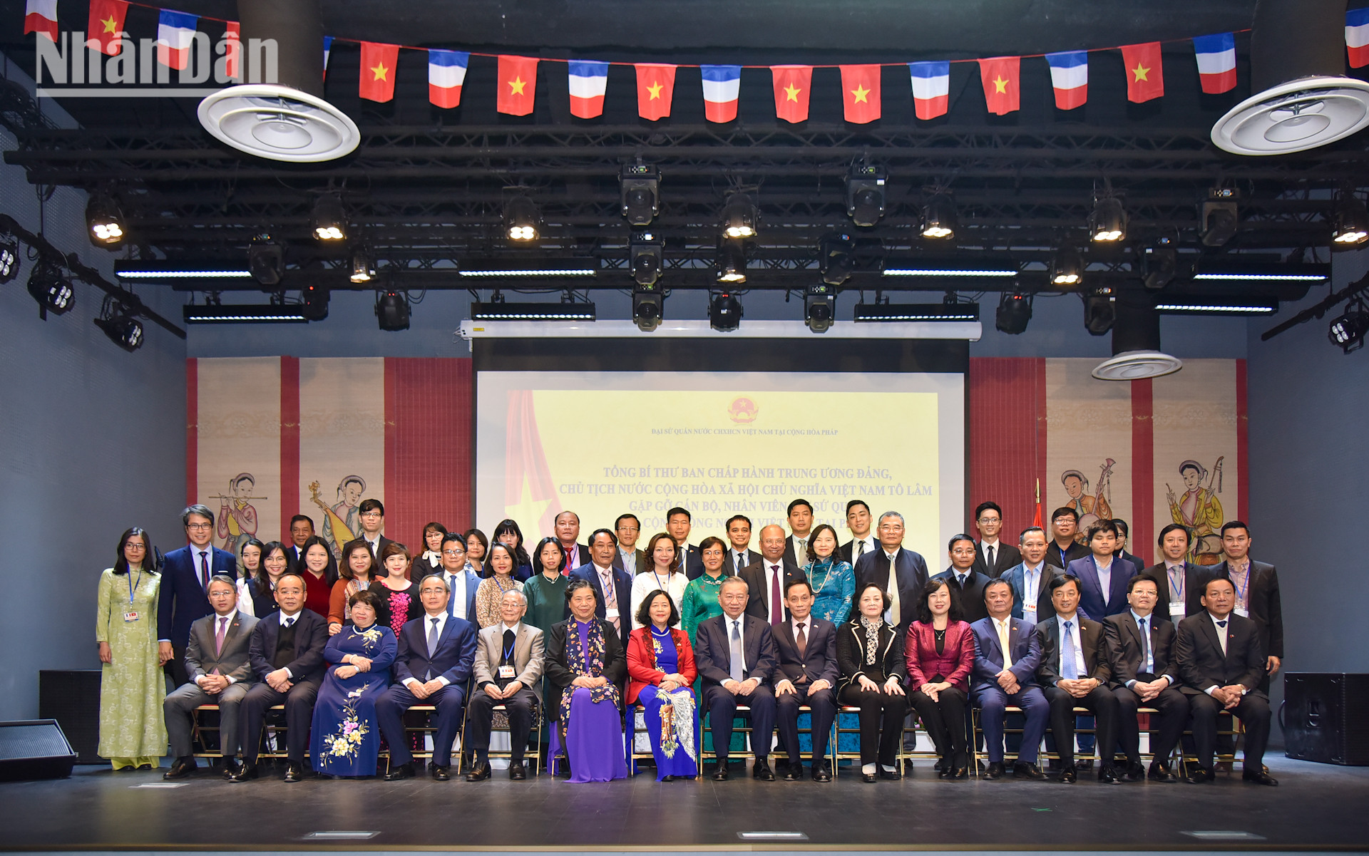 [ẢNH] Tổng Bí thư, Chủ tịch nước Tô Lâm gặp mặt bà con kiều bào tại Pháp ảnh 15