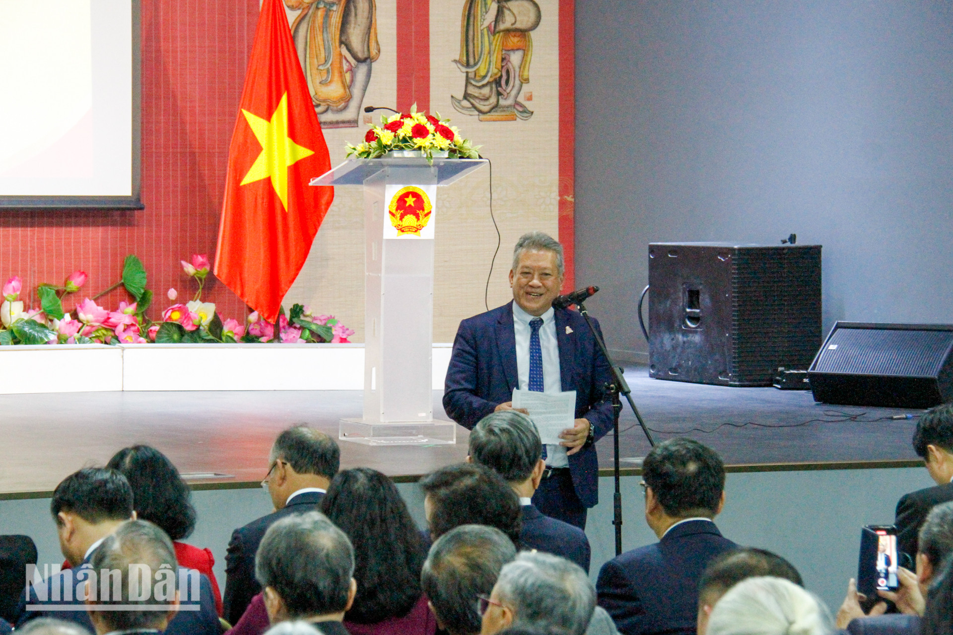 [ẢNH] Tổng Bí thư, Chủ tịch nước Tô Lâm gặp mặt bà con kiều bào tại Pháp ảnh 6