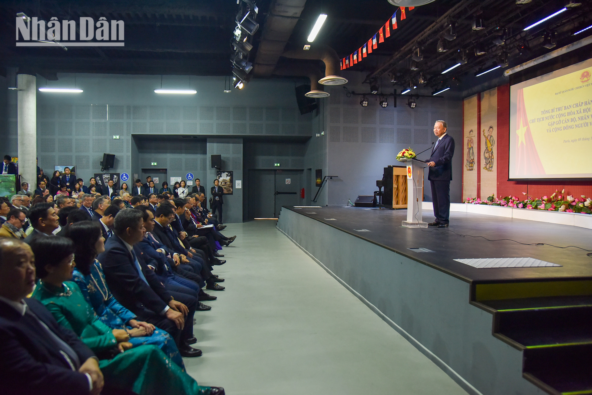 [ẢNH] Tổng Bí thư, Chủ tịch nước Tô Lâm gặp mặt bà con kiều bào tại Pháp ảnh 9