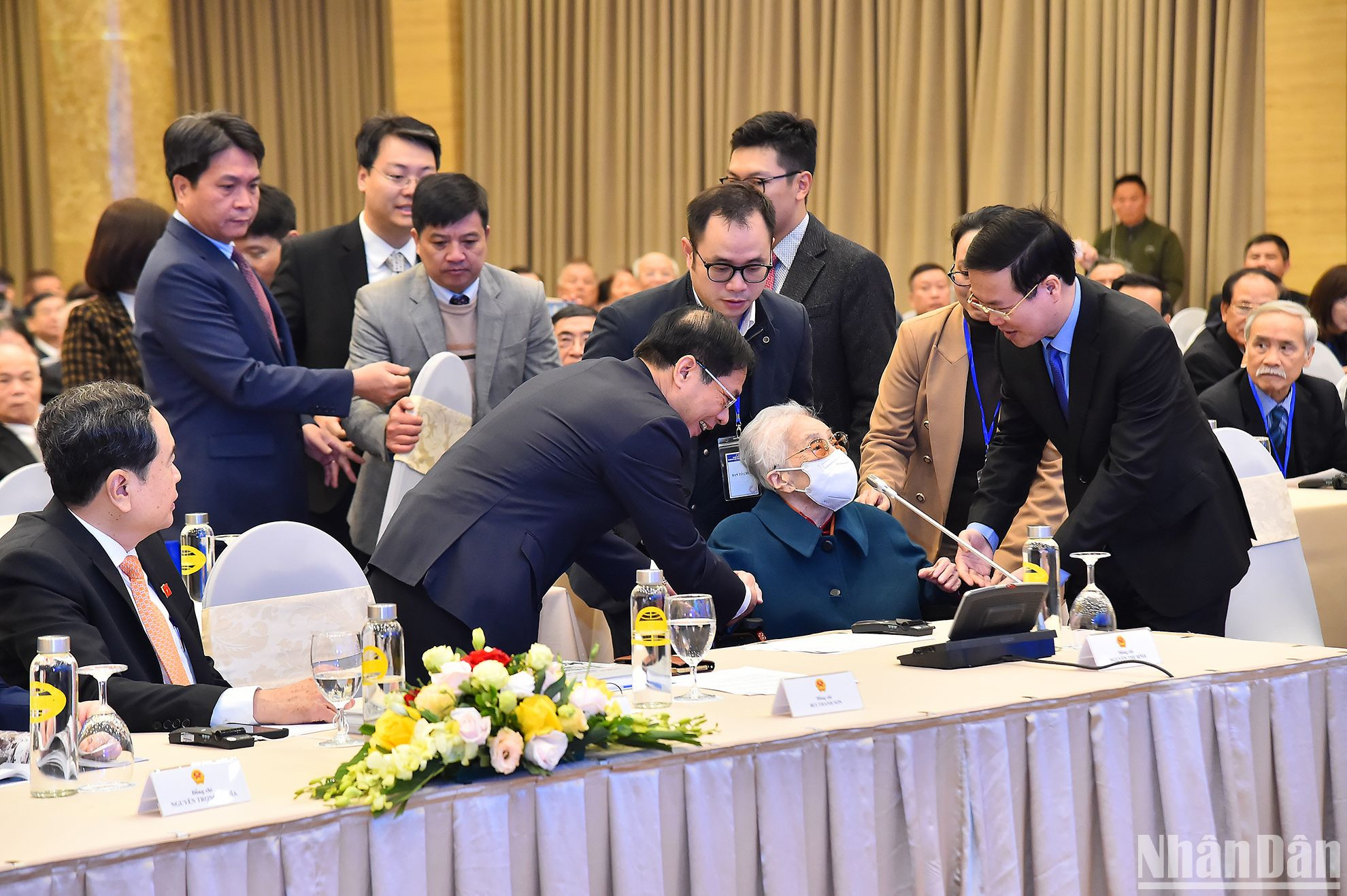 Nguyên Phó Chủ tịch nước, nguyên Bộ trưởng Ngoại giao, Trưởng phái đoàn Chính phủ Cách mạng lâm thời Cộng hòa miền nam Việt Nam tại Hội nghị Paris Nguyễn Thị Bình là một trong những nhân chứng lịch sử quan trọng tới dự Lễ kỷ niệm.