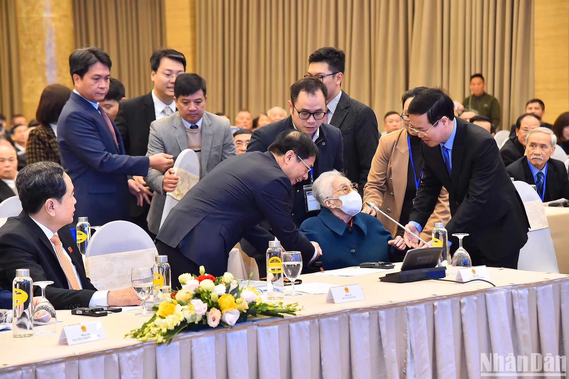 Nguyên Phó Chủ tịch nước, nguyên Bộ trưởng Ngoại giao, Trưởng phái đoàn Chính phủ Cách mạng lâm thời Cộng hòa miền nam Việt Nam tại Hội nghị Paris Nguyễn Thị Bình là một trong những nhân chứng lịch sử quan trọng tới dự Lễ kỷ niệm.