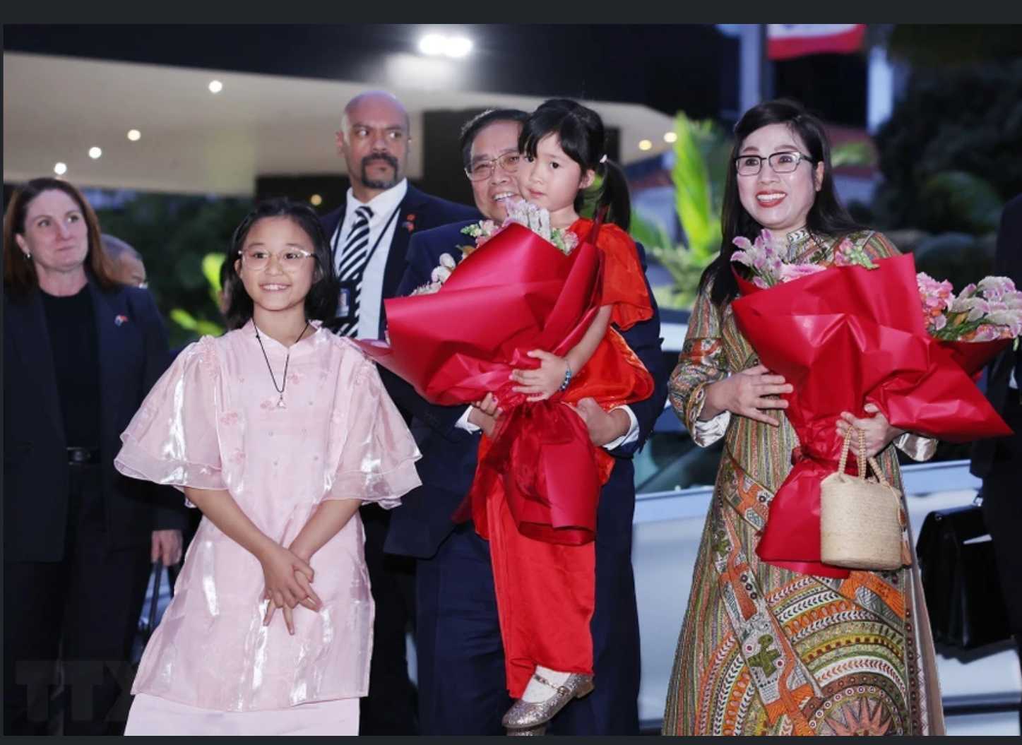 Cộng đồng người Việt Nam tại New Zealand đón Thủ tướng Phạm Minh Chính và Phu nhân. Ảnh: TTXVN.