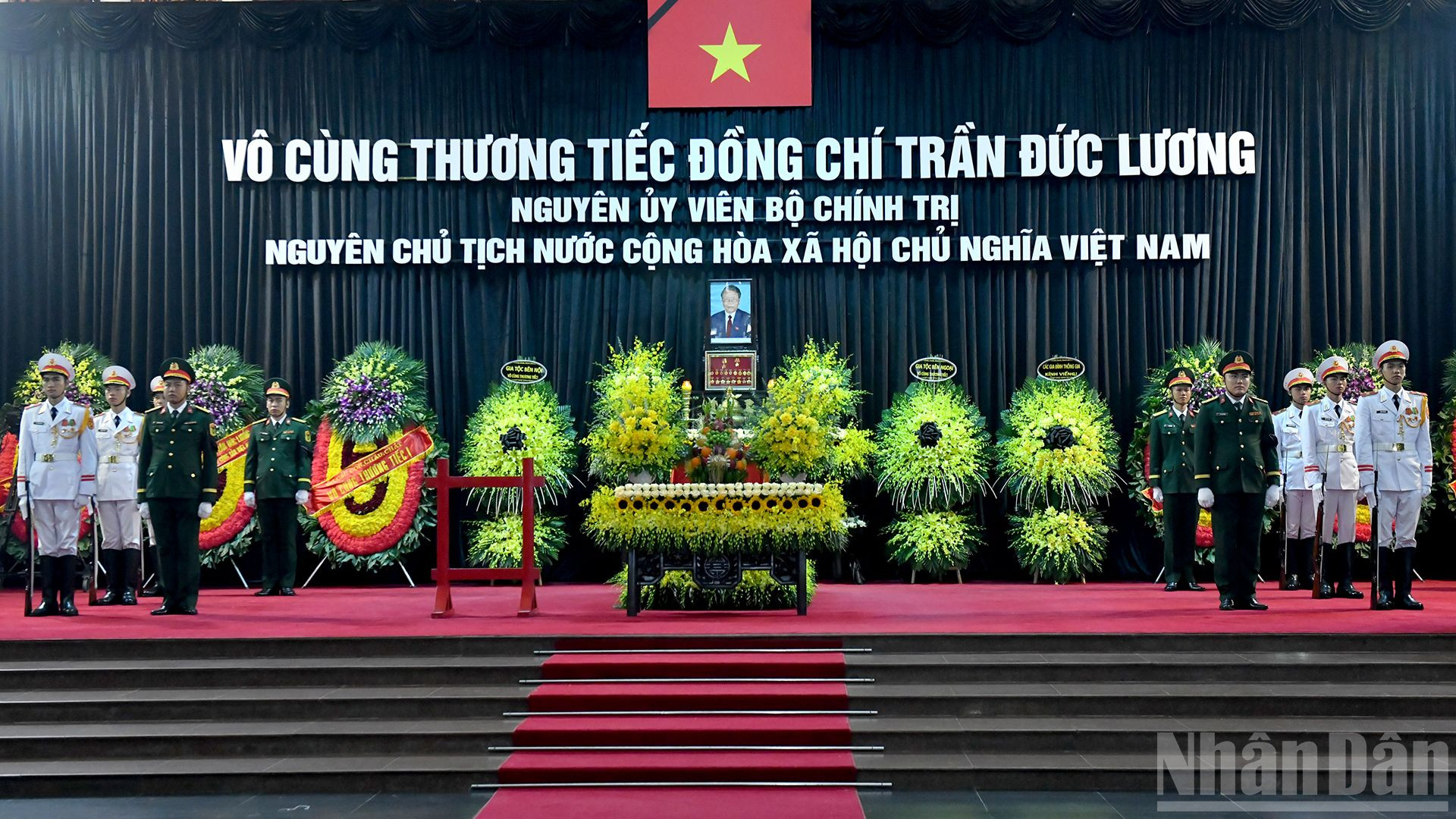 Cử hành trọng thể Lễ truy điệu nguyên Chủ tịch nước Trần Đức Lương. (Ảnh: ĐĂNG KHOA)