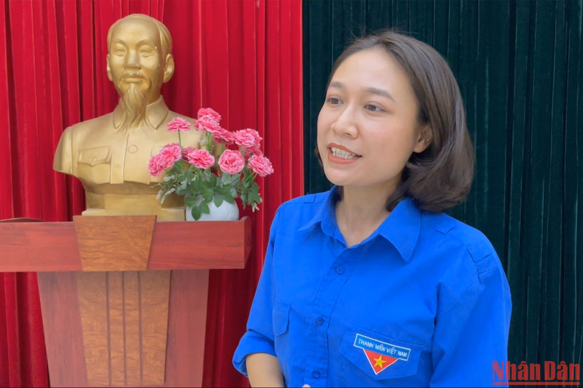 Trong ngày lễ Quốc khánh lần thứ 77, nghĩ về quá khứ để vững bước hơn trong hiện tại và hướng tới tương lai, những người trẻ như anh Quyết, chị Diệp Anh bày tỏ quyết tâm nối bước cha anh để cùng xây dựng đất nước thêm giàu đẹp. (Ảnh: Phan Thạch)