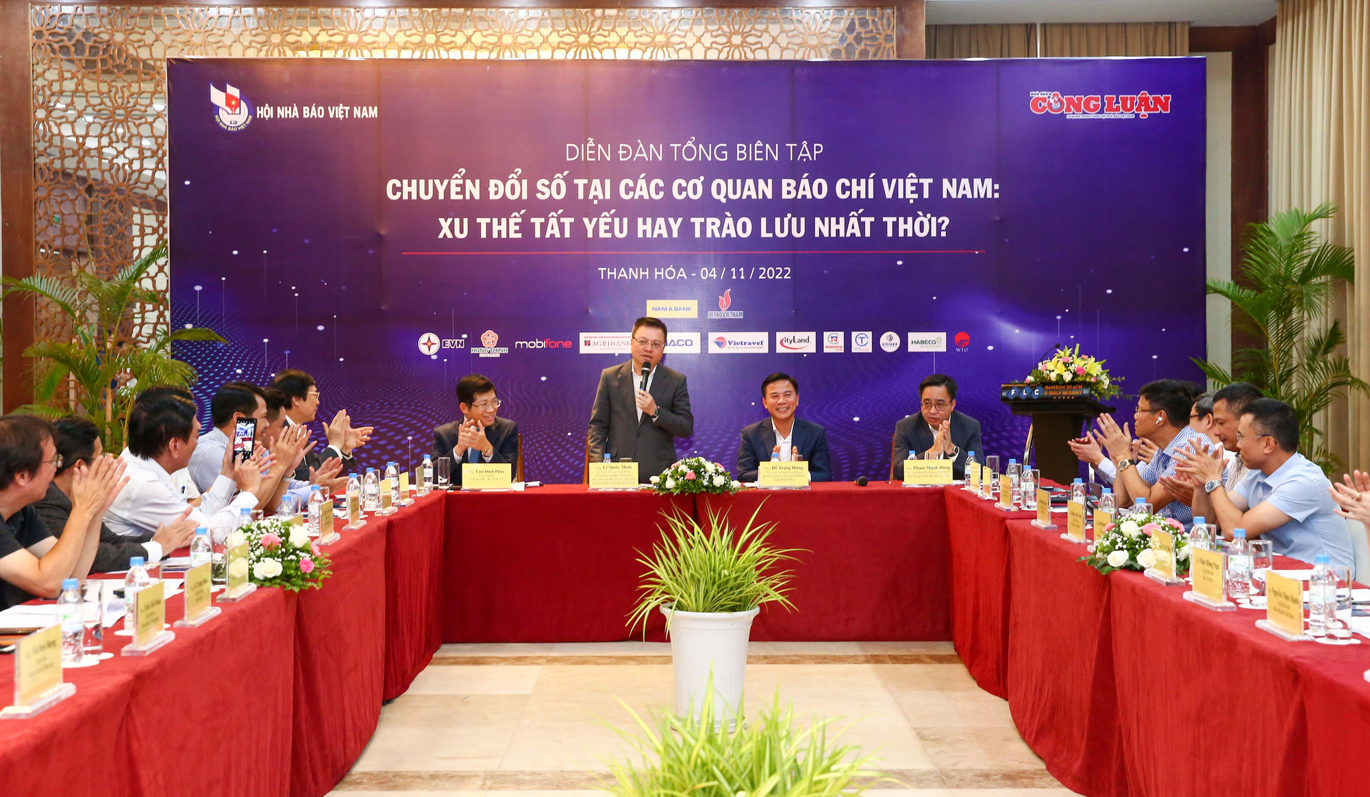 Đồng chí Lê Quốc Minh phát biểu khai mạc Diễn đàn.