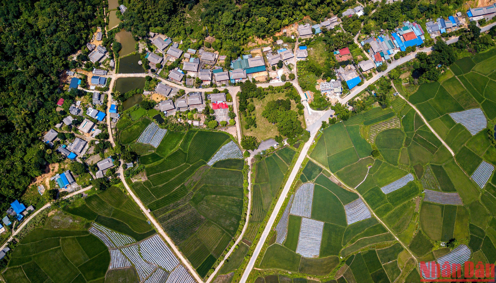 Toàn cảnh làng Kim Long hôm nay. Toàn cảnh làng Kim Long hôm nay.