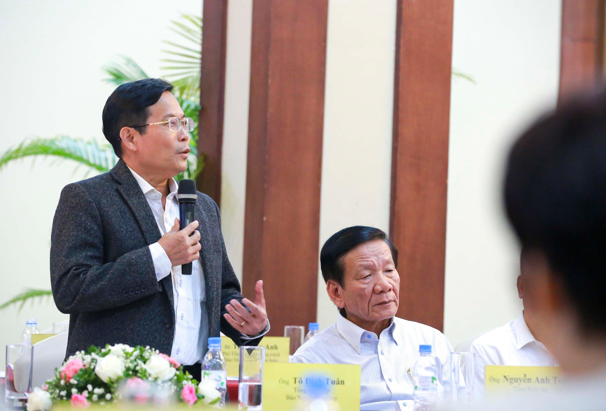 Ông Tô Đình Tuân, Tổng Biên tập báo Người Lao động phát biểu tại diễn đàn.