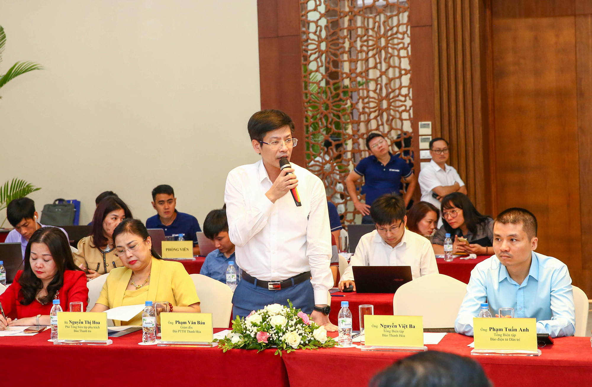 Ông Phạm Văn Báu, Giám đốc Đài Phát thanh truyền hình Thanh Hóa cho biết: Hiện Đài Phát thanh truyền hình Thanh Hóa đã thực hiện chuyển đổi số về cả mặt nội dung lẫn nền tảng công nghệ. Tuy nhiên, quá trình này rất cần nhận được các nguồn lực từ các cơ quan chức năng.