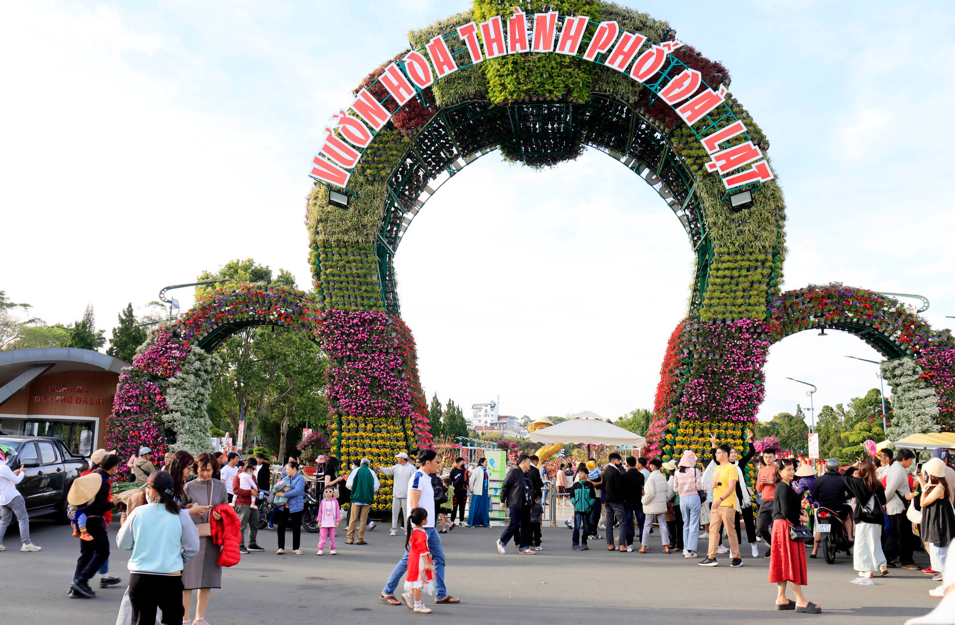 Khu du lịch vườn hoa thành phố Đà Lạt hấp dẫn du khách du xuân, trải nghiệm cùng sắc hoa Đà Lạt.