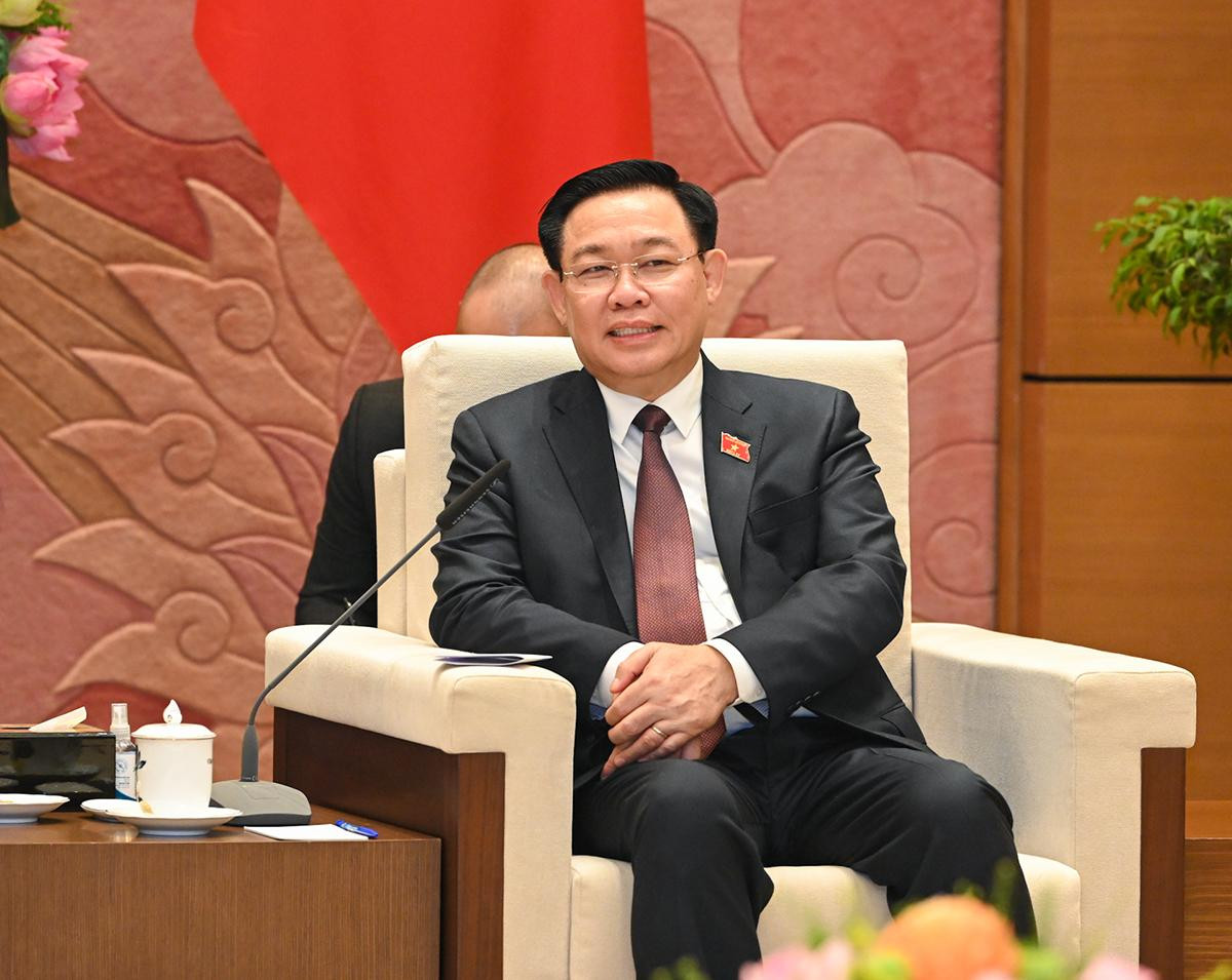 Chủ tịch Quốc hội Vương Đình Huệ phát biểu tại buổi tiếp. Chủ tịch Quốc hội Vương Đình Huệ phát biểu tại buổi tiếp.