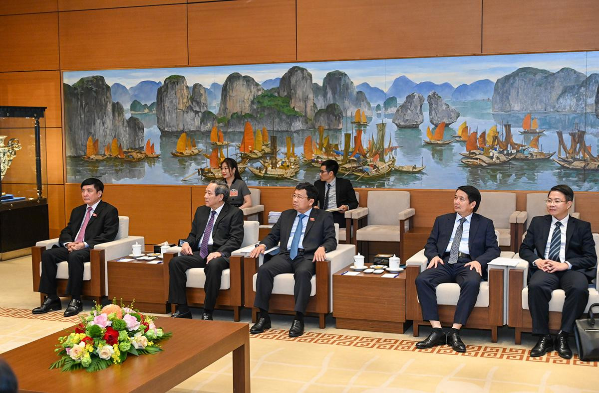 Các đại biểu Quốc hội Việt Nam dự buổi tiếp. Các đại biểu Quốc hội Việt Nam dự buổi tiếp.