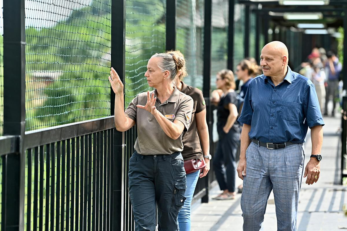 Các chuyên gia về bảo tồn động vật hoang dã quốc tế tham quan Cơ sở bảo tồn gấu Ninh Bình.