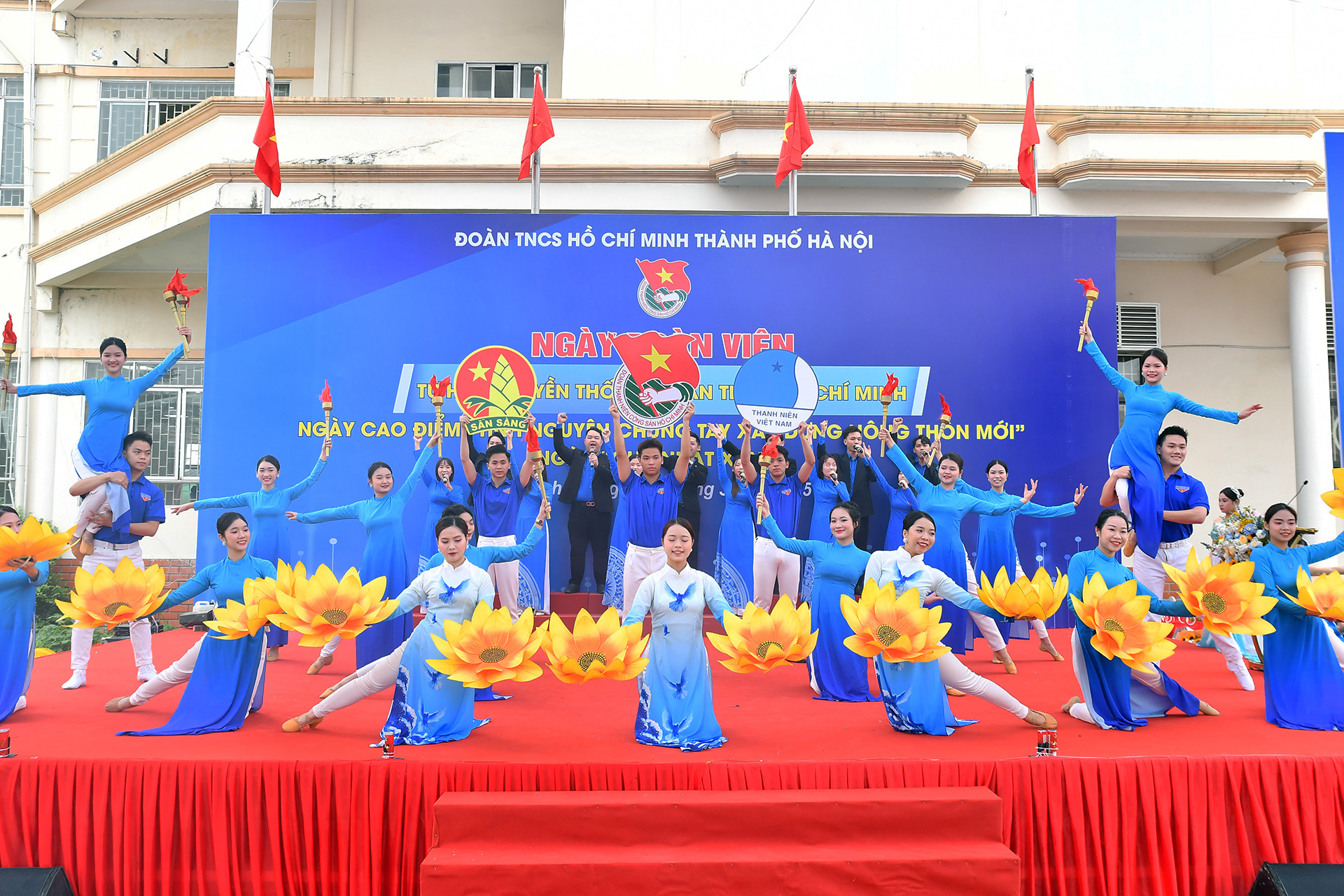 Tiết mục văn nghệ kỷ niệm 94 năm Ngày thành lập Đoàn Thanh niên Cộng sản Hồ Chí Minh do đoàn viên, thanh niên địa phương thực hiện tại chương trình.