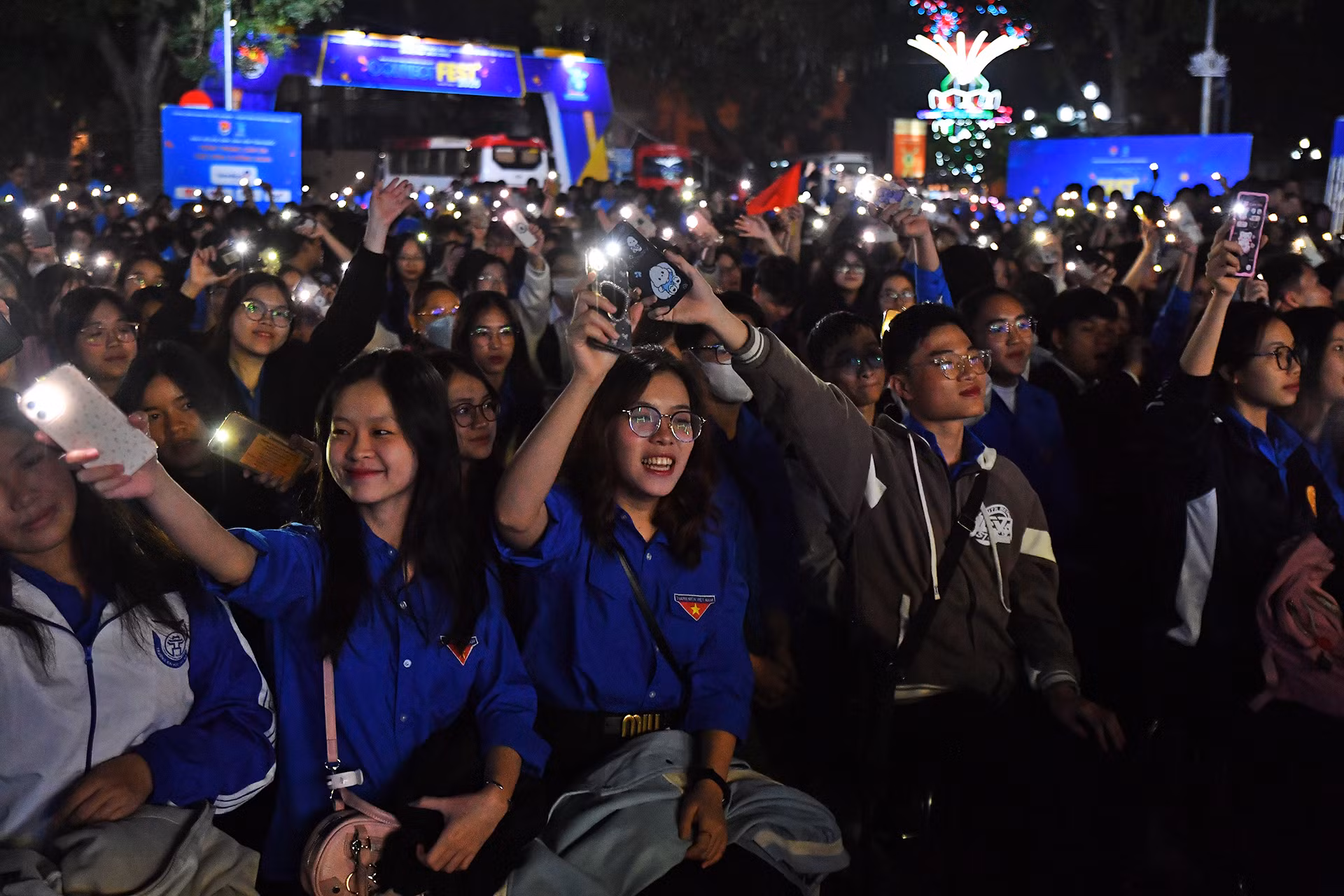 Đông đảo học sinh, sinh viên có mặt tại Chương trình.