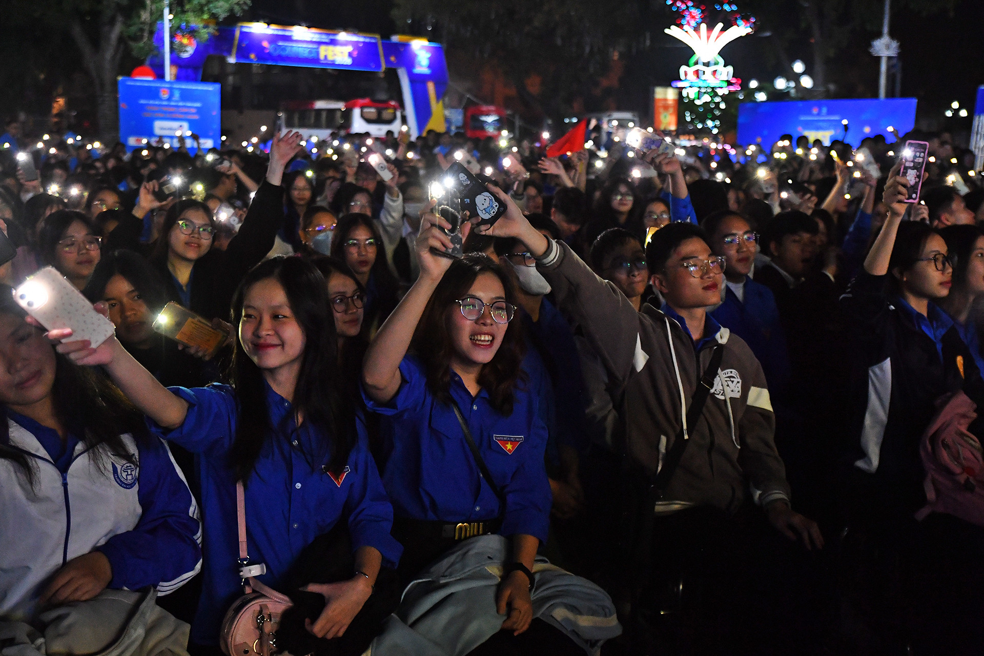 Đông đảo học sinh, sinh viên có mặt tại Chương trình.