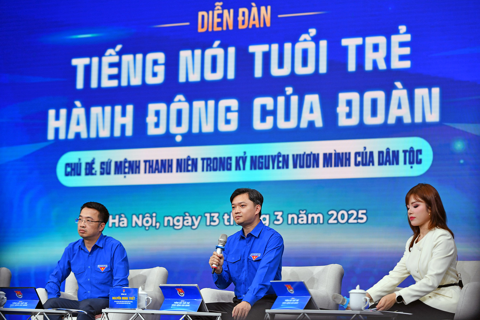 Đồng chí Nguyễn Minh Triết chia sẻ ý kiến tại Diễn đàn.