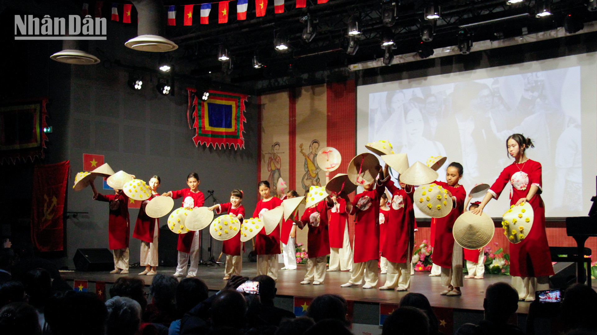 [Ảnh] Kiều bào tại Pháp và hành trình của lòng yêu nước ảnh 5