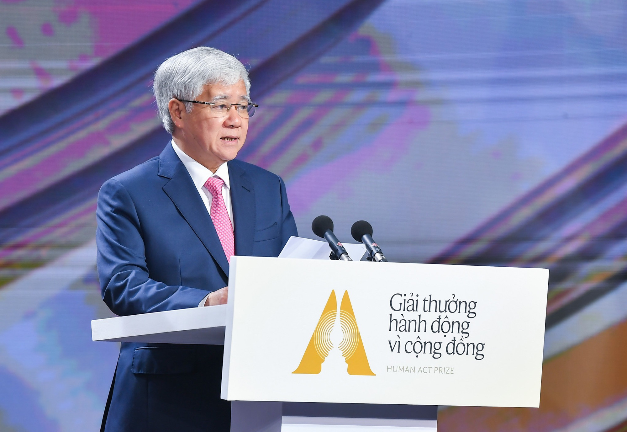 Đồng chí Đỗ Văn Chiến, Ủy viên Bộ Chính trị, Bí thư Trung ương Đảng, Chủ tịch Ủy ban Trung ương Mặt trận Tổ quốc Việt Nam phát biểu tại lễ trao giải.