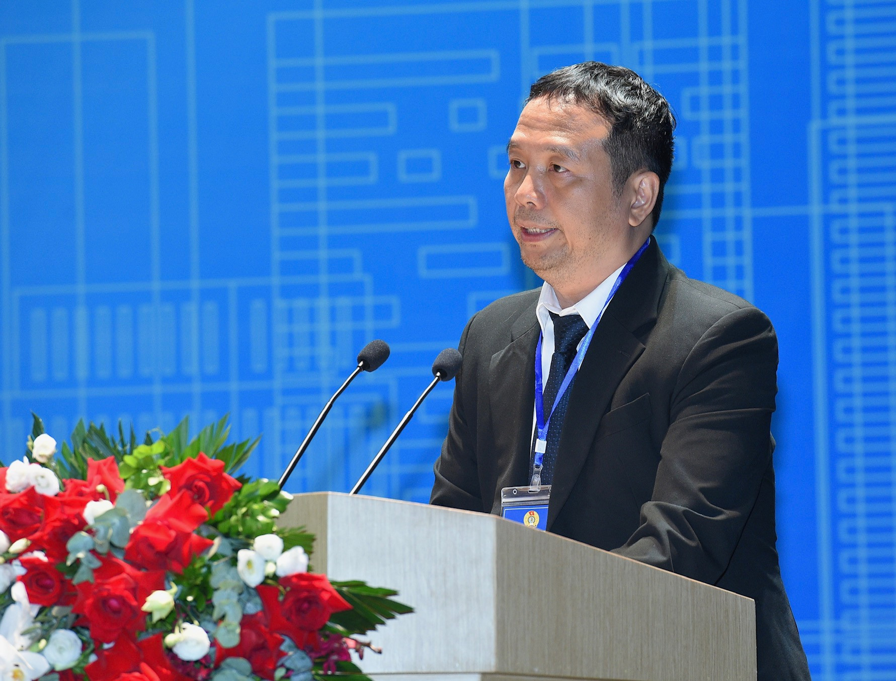 TS. Nguyễn Tú Anh, Vụ trưởng, Ban Kinh tế Trung ương, chia sẻ về năng suất lao động Việt Nam so với các nước trong khu vực.