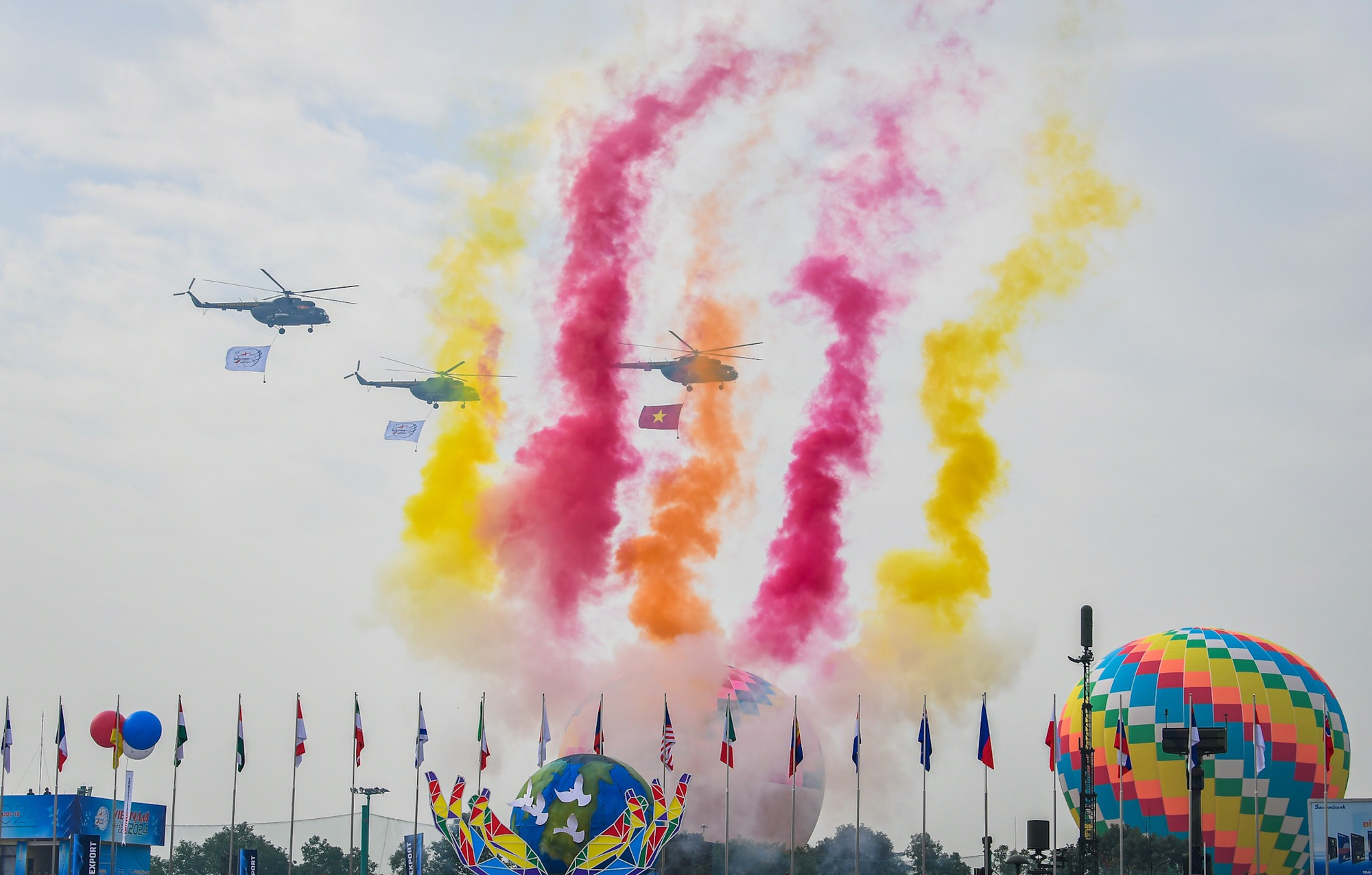 Những hình ảnh ấn tượng tại Lễ Tổng duyệt sáng 17/12.