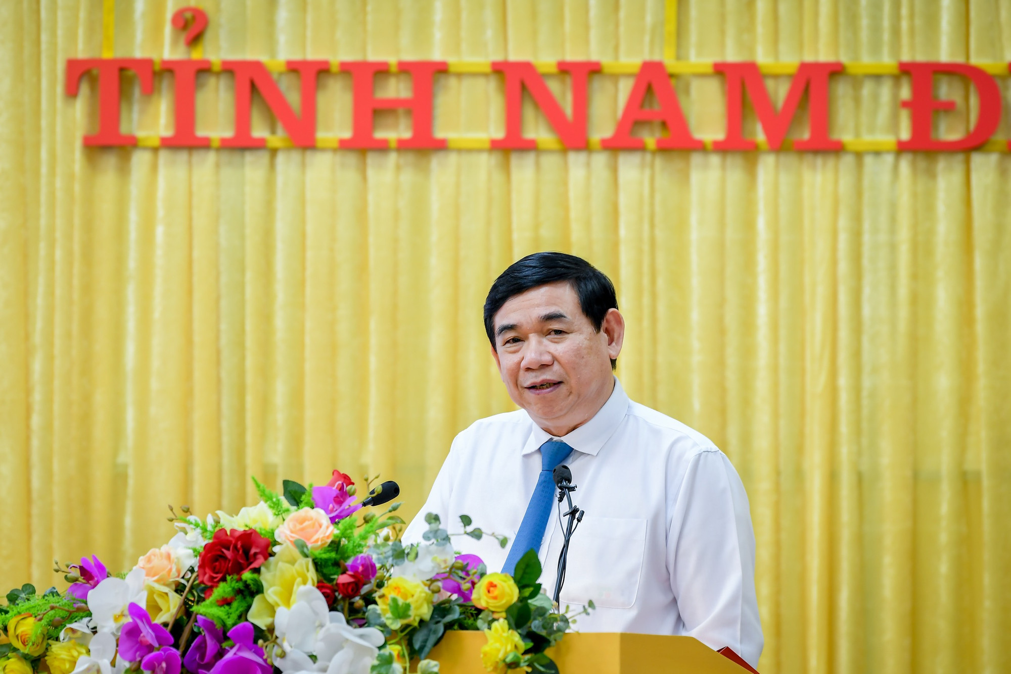 Ông Phan Đức Tú, Ủy viên Ban chấp hành Đảng bộ Khối Doanh nghiệp Trung ương, Bí thư Đảng ủy, Chủ tịch Hội đồng quản trị Ngân hàng BIDV Việt Nam trình bày tham luận tại hội thảo.