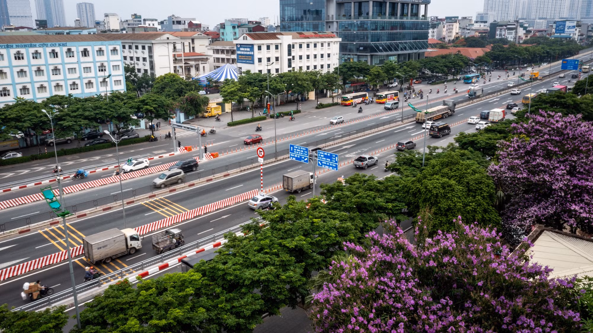 Ghi nhận vào giờ cao điểm buổi sáng ngày 14/5, tình trạng xung đột giao thông tại nút giao này đã cơ bản được giảm tải.