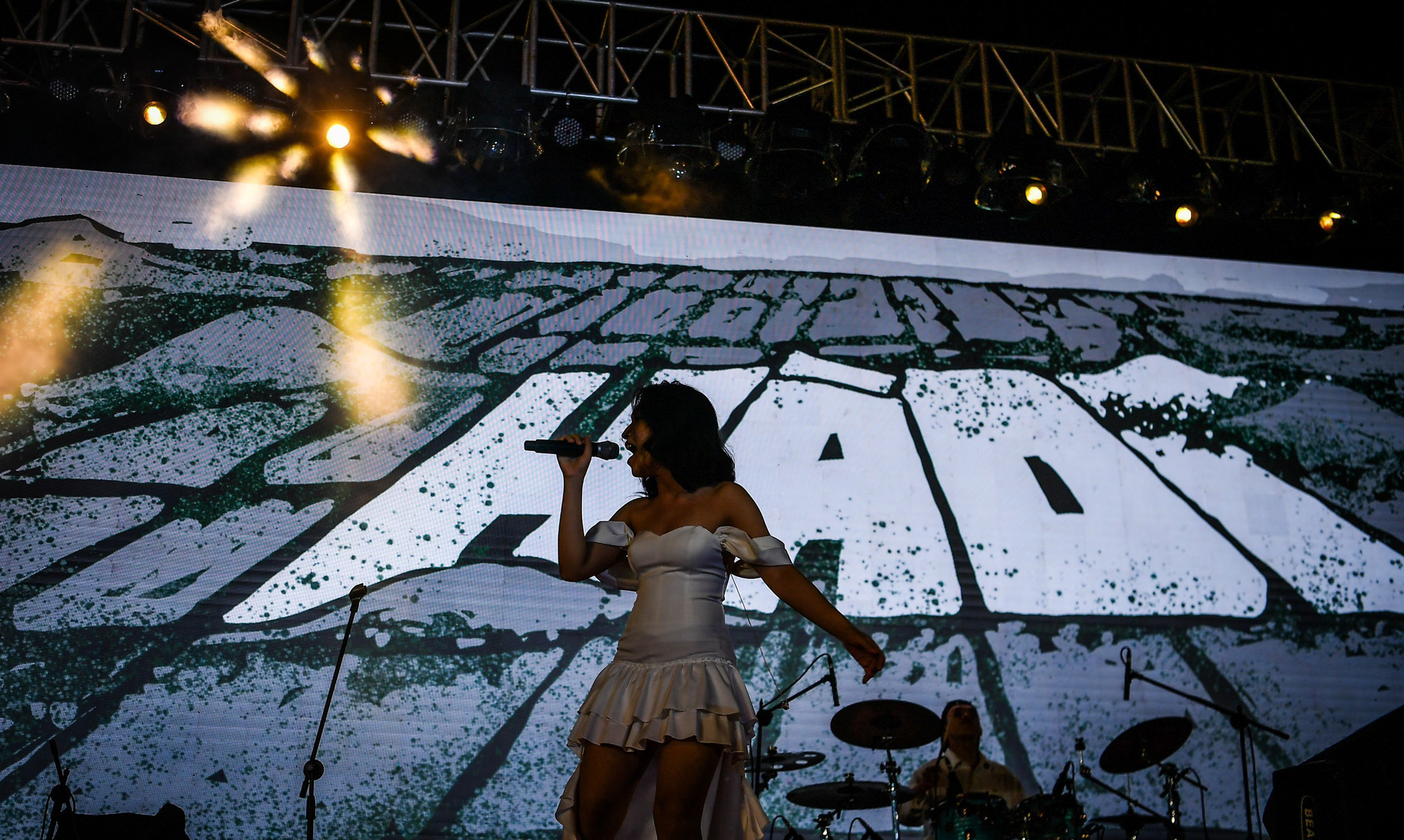 Việc mang rock tới Hội Báo toàn quốc khiến rất nhiều công chúng cảm thấy thú vị và bất ngờ. Việc mang rock tới Hội Báo toàn quốc khiến rất nhiều công chúng cảm thấy thú vị và bất ngờ.