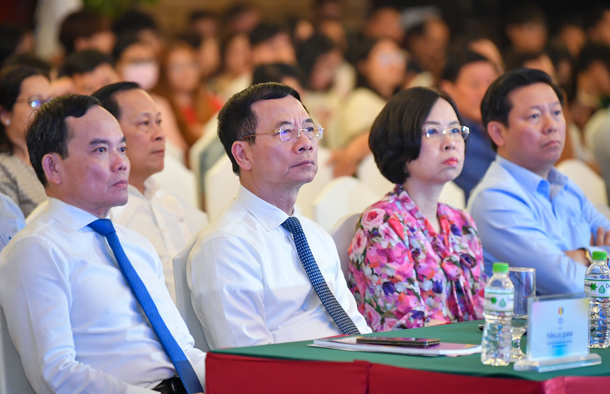 Các đồng chí lãnh đạo Đảng, Nhà nước tham dự lễ khai mạc Diễn đàn Báo chí toàn quốc năm 2024.