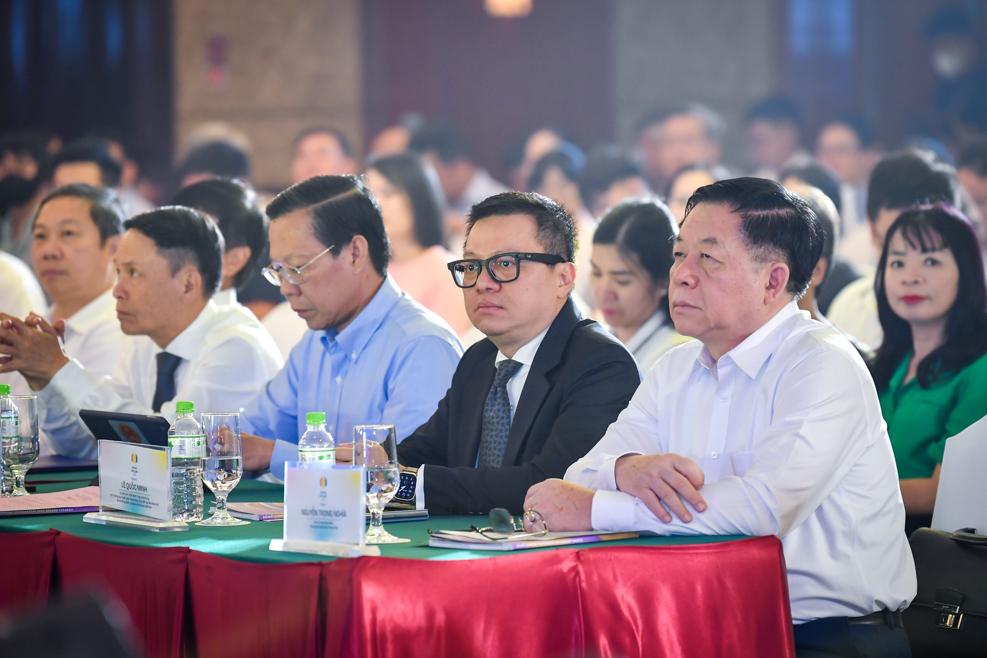 Các đồng chí lãnh đạo Đảng, Nhà nước tham dự lễ khai mạc Diễn đàn Báo chí toàn quốc năm 2024.