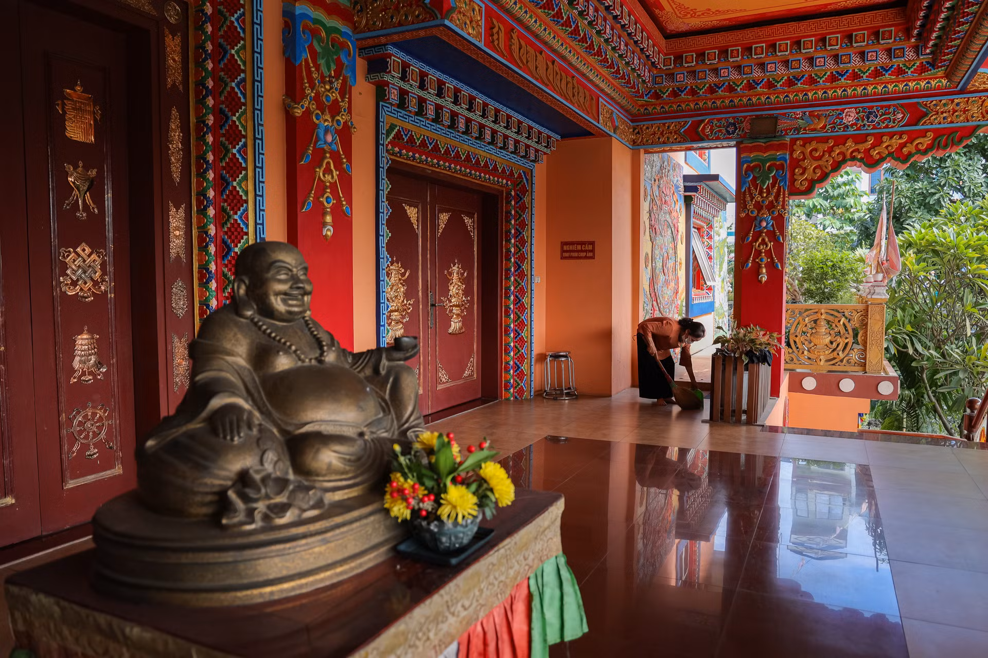 Tầng hai của chùa là ngôi Đại hùng bảo điện.