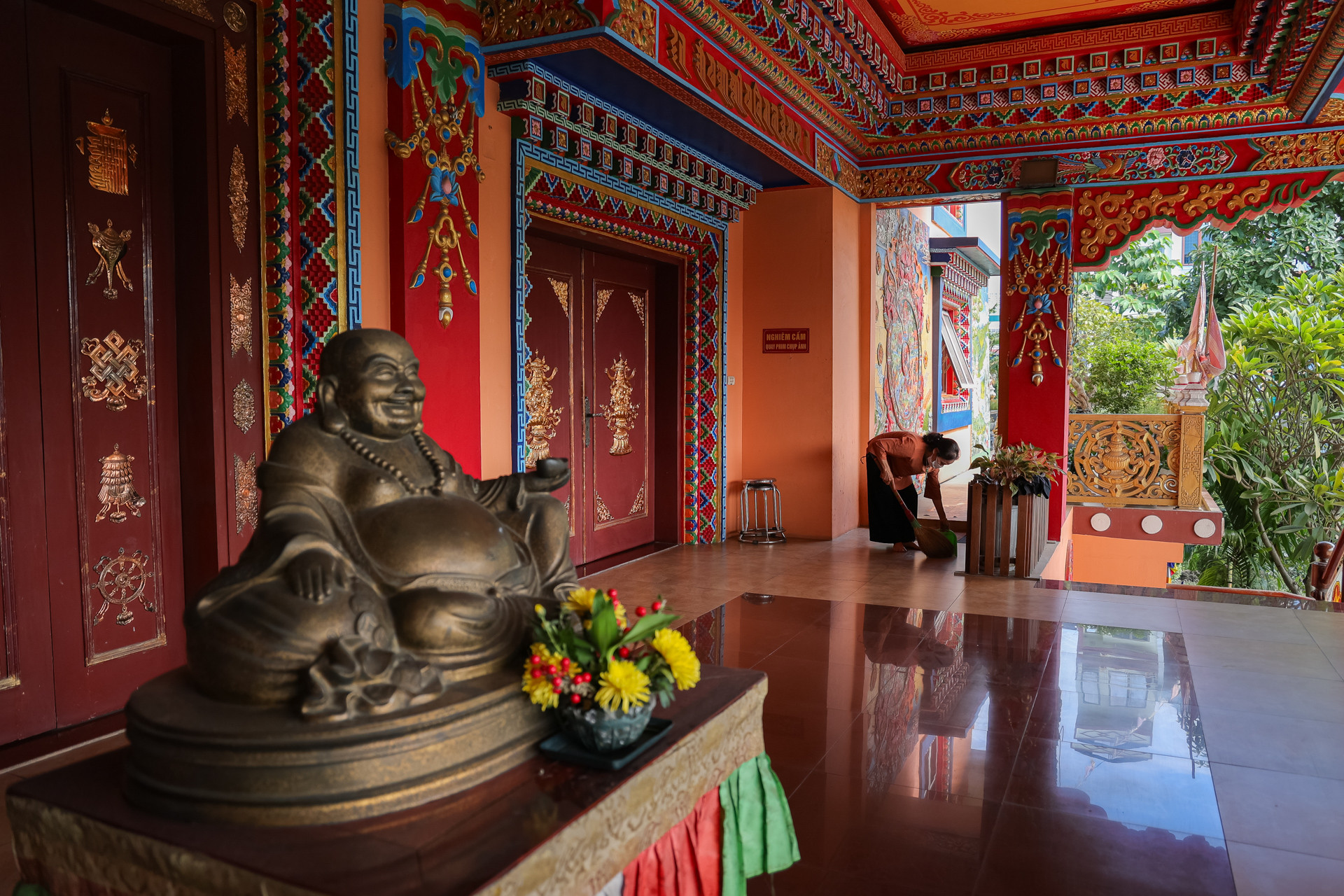 Tầng hai của chùa là ngôi Đại hùng bảo điện.