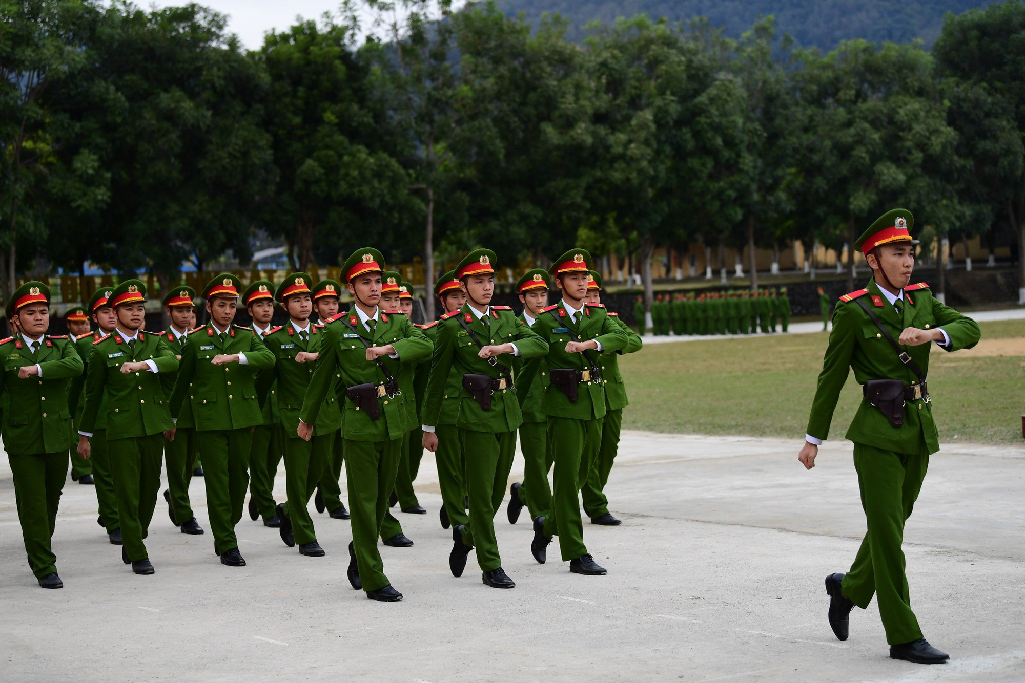 Cán bộ, chiến sĩ Trung đoàn Cảnh sát cơ động tập luyện chuẩn bị cho Lễ Kỷ niệm 70 năm chiến thắng Điện Biên Phủ (7/5/1954-7/5-2024).