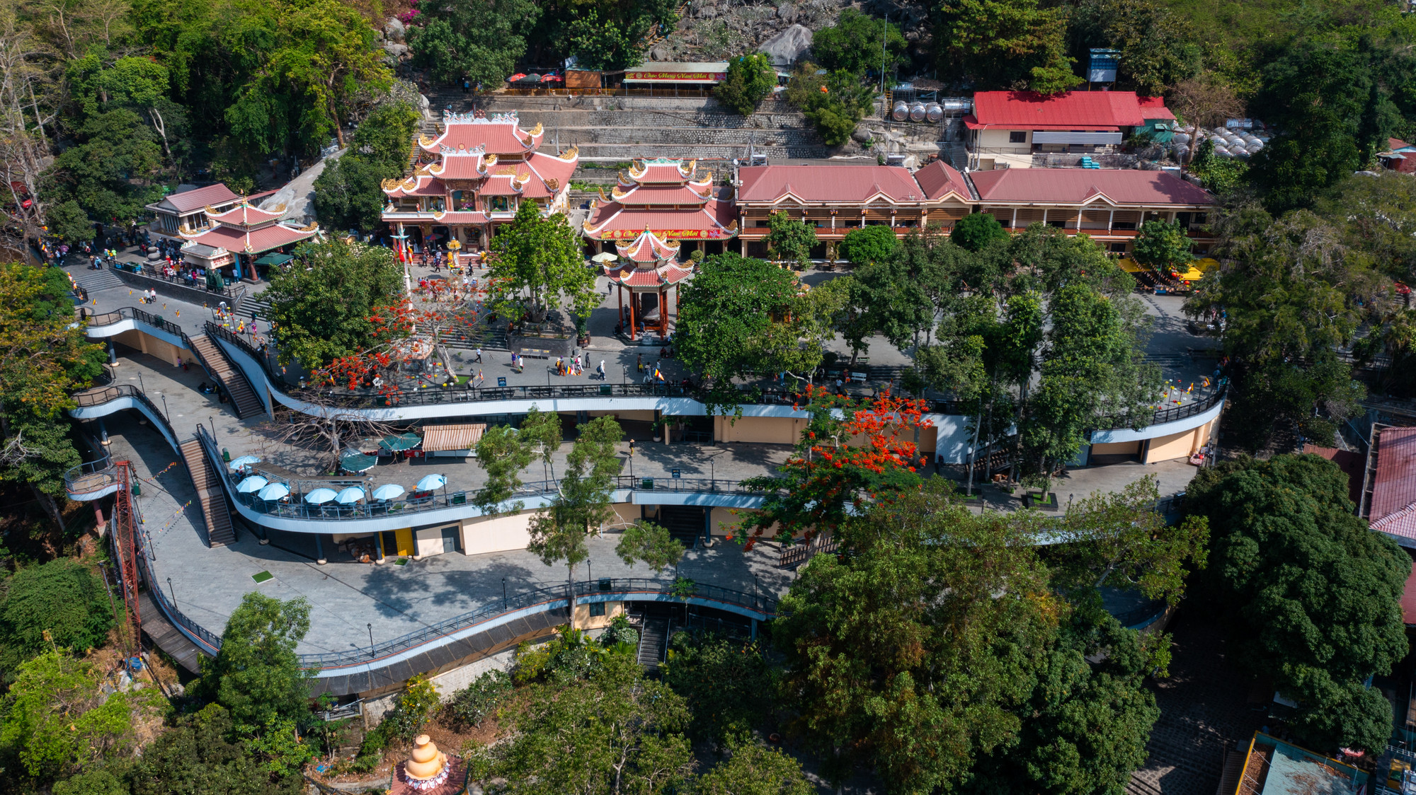 [Ảnh] Chiêm ngưỡng biển mây huyền ảo trên đỉnh núi Bà Đen Tây Ninh ảnh 19