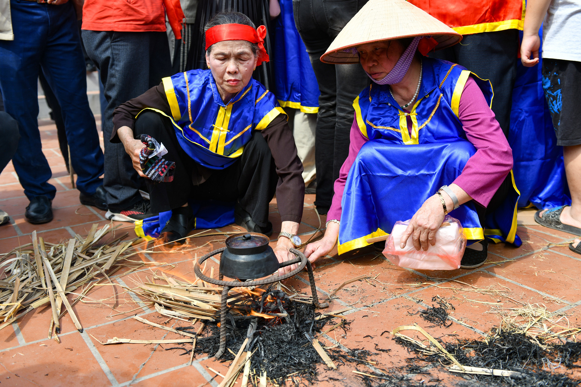 Các đội có khoảng 30 phút từ lúc kéo lửa đến khi cơm chín.
