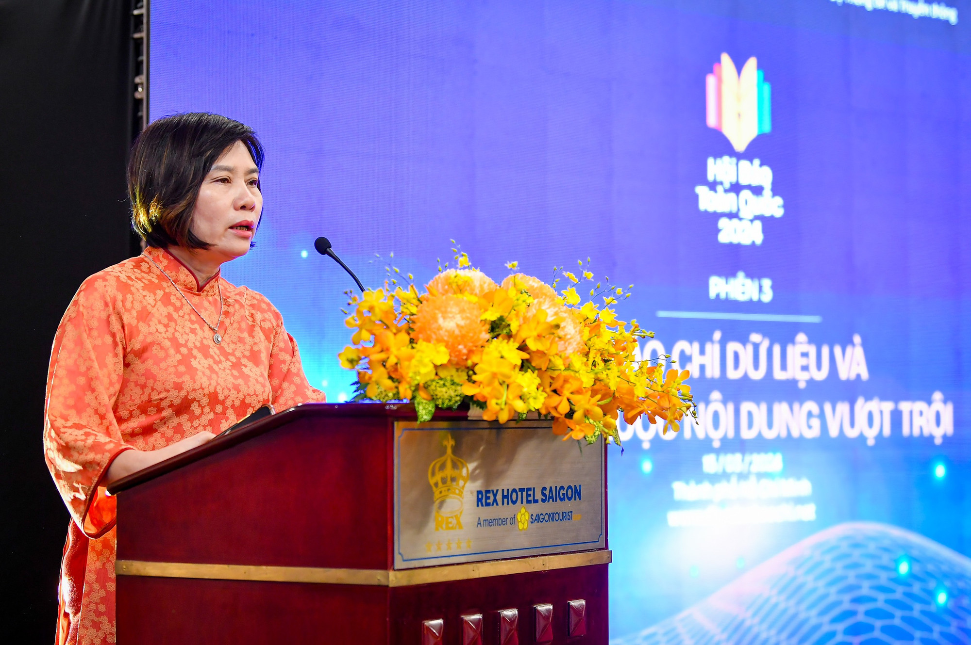 PGS,TSS Đỗ Thị Thu Hằng phát biểu đề dẫn phiên thảo luận.