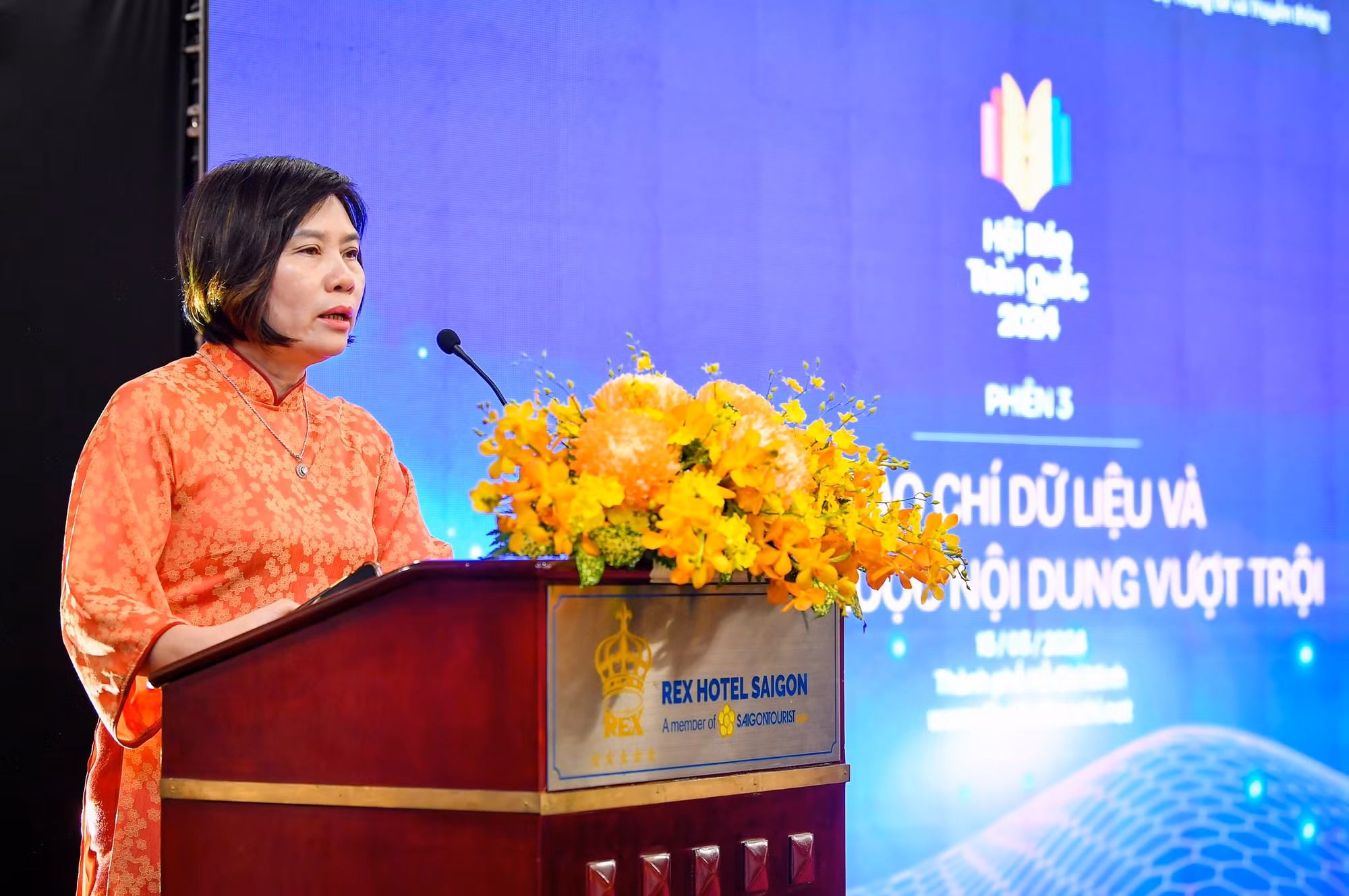 PGS,TSS Đỗ Thị Thu Hằng phát biểu đề dẫn phiên thảo luận.