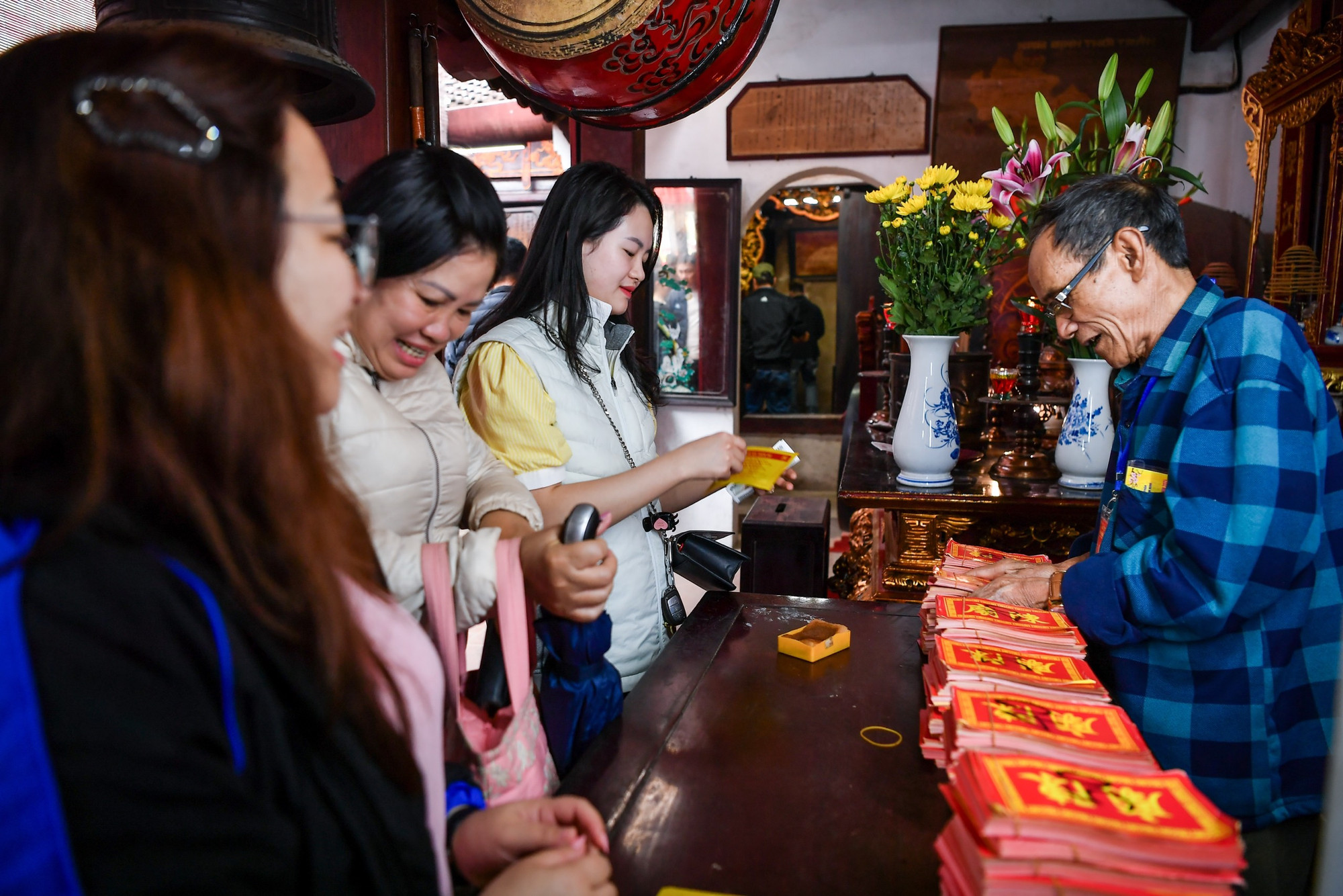 Sau 3 ngày đầu diễn ra lễ hội (từ ngày 11 đến 13 tháng Giêng), công tác quản lý và tổ chức lễ hội bảo đảm an toàn, lành mạnh và văn minh, không xảy ra tình trạng vi phạm nếp sống văn minh trong lễ hội.